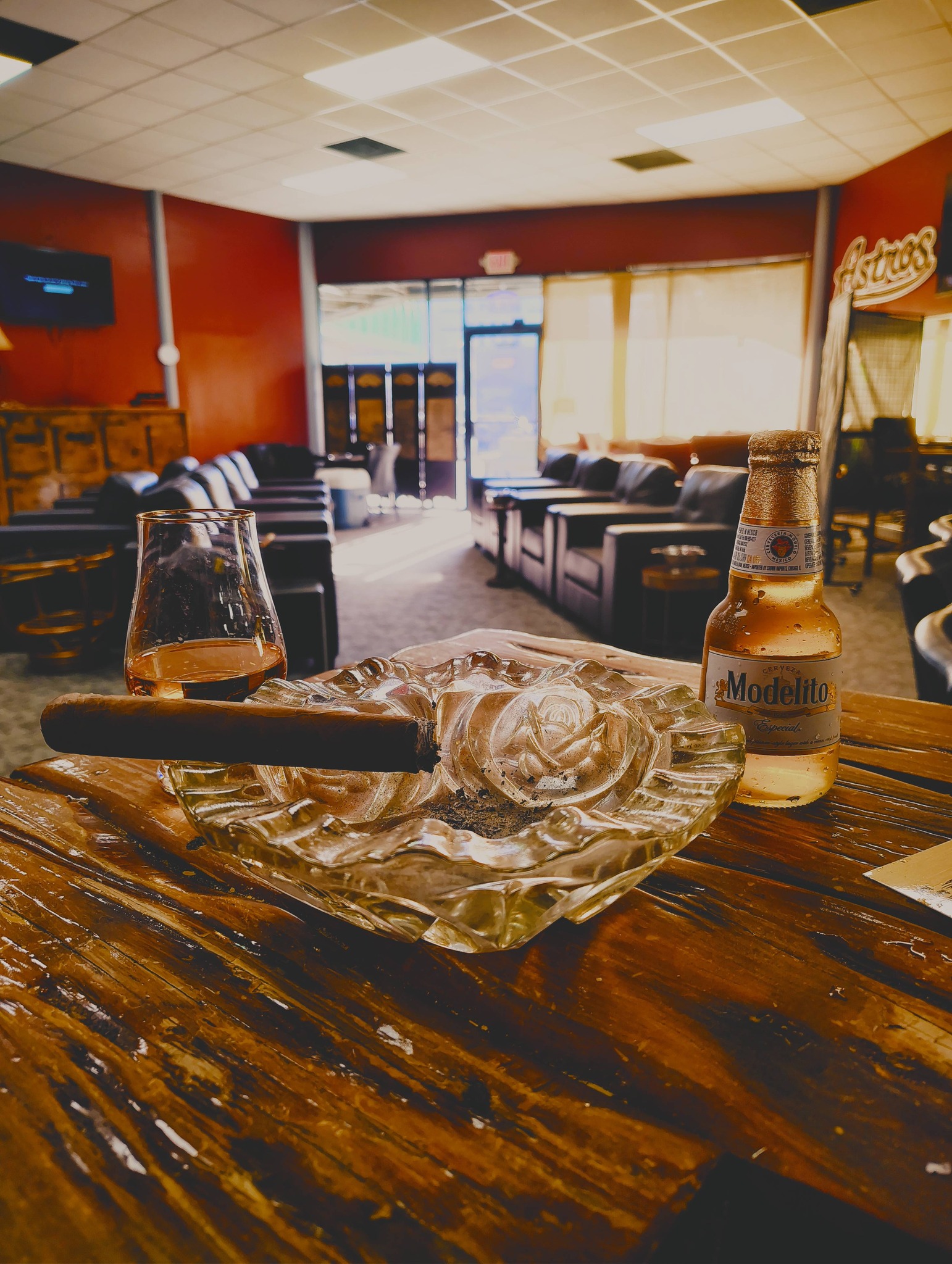 Carlos Cabeza Cigar Lounge