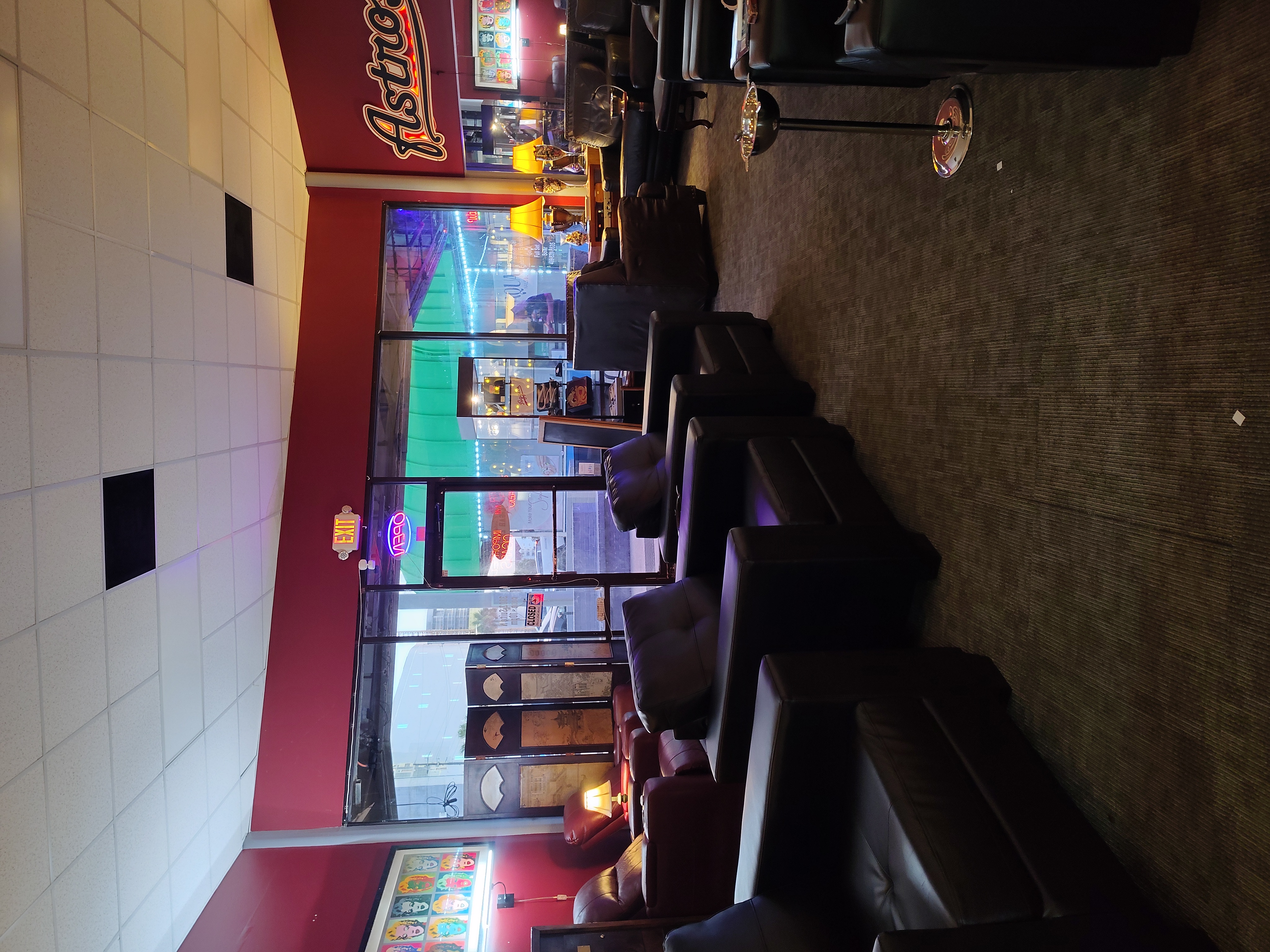 Carlos Cabeza Cigar Lounge